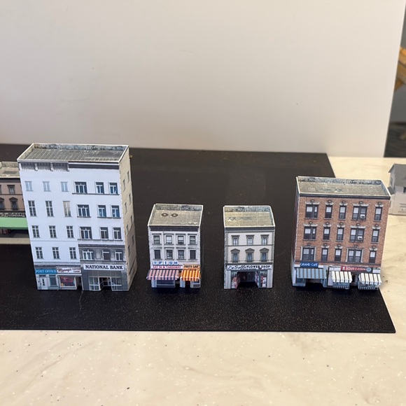 Miniature Cityscape Model - Picture 6 of 7